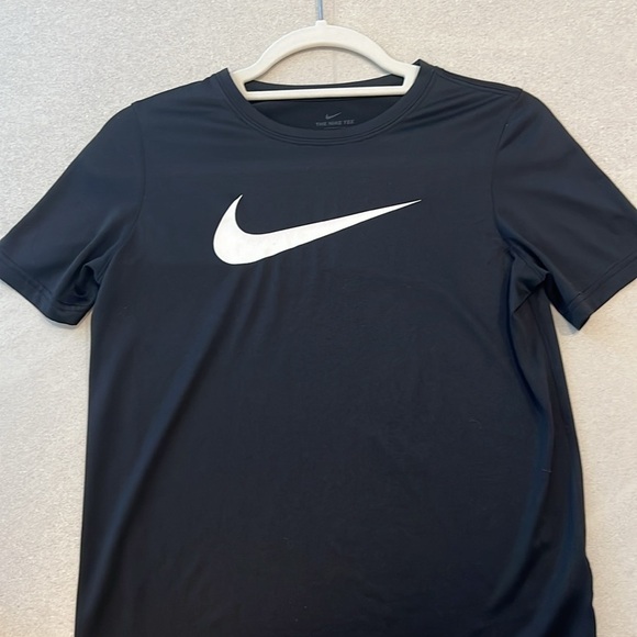 Nike Boy's Dri-Fit Legend T-Shirt! - Picture 3 of 5
